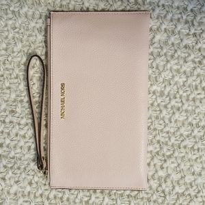 Michael Kors Wristlet